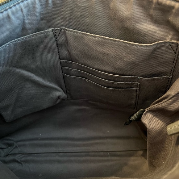 Fossil Crossbody - Picture 5 of 7